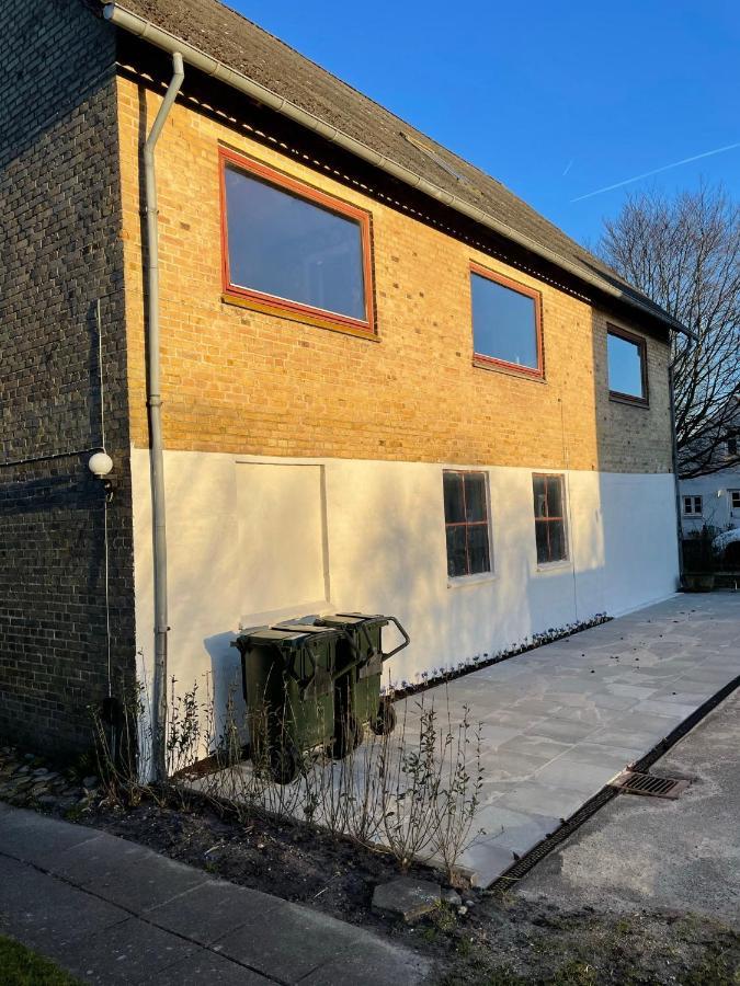 Apartmán Retro Bolig - Fyldt Med Hygge! Ingen Luksus Kolind Exteriér fotografie