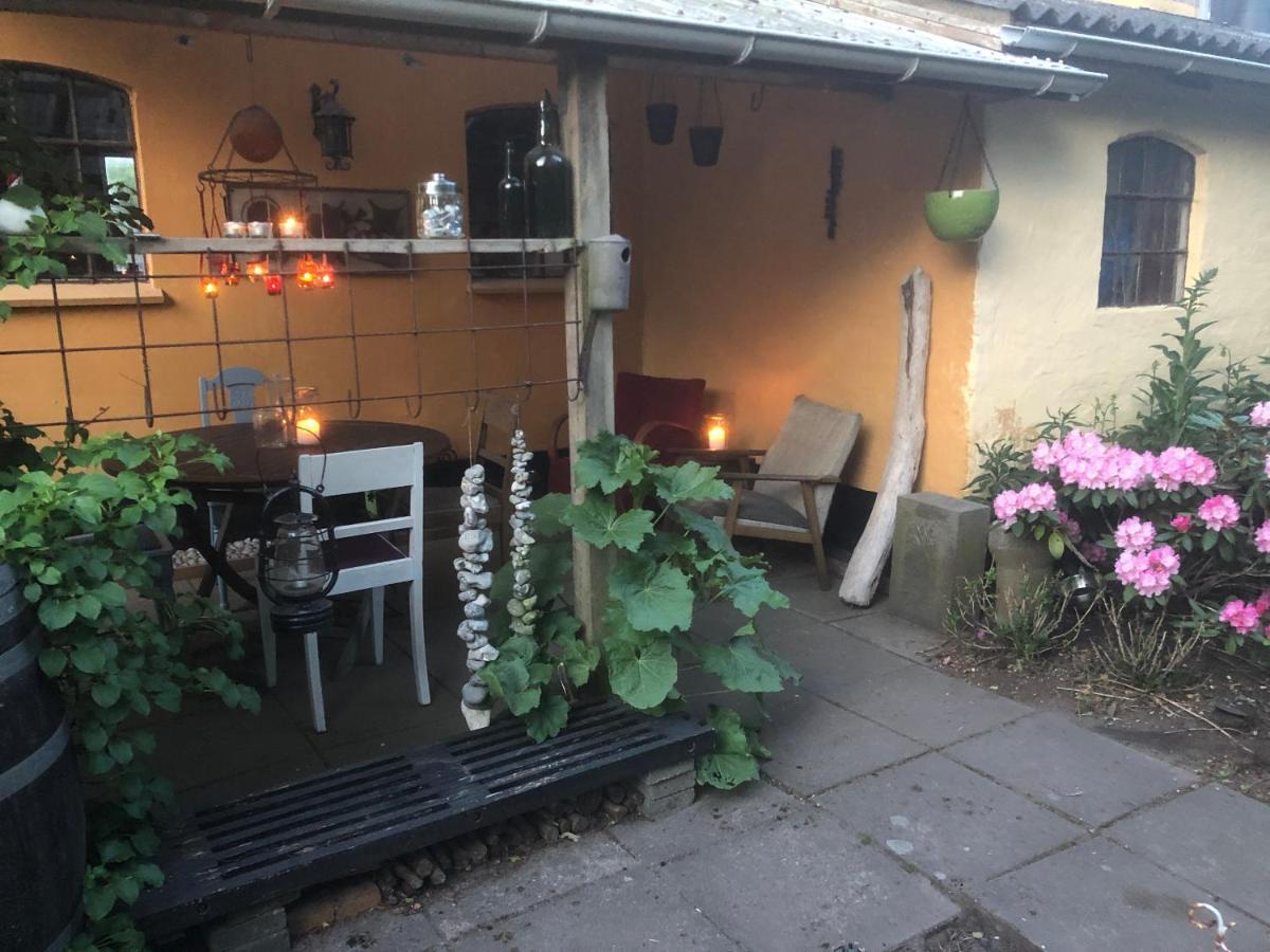 Apartmán Retro Bolig - Fyldt Med Hygge! Ingen Luksus Kolind Exteriér fotografie